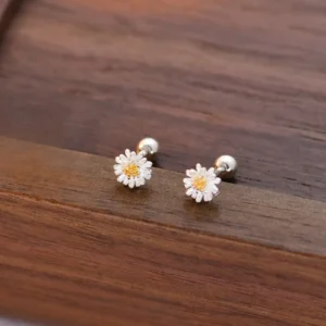 ต่างหูเงินแท้ จิวดอกไม้สีทองสุดละมุน เรียบหรูดูแพง (KJ56)
