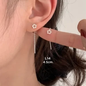 ต่างหูดีไซน์สายโซ่ยาวพริ้วไหวห้อยจี้ดอกไม้ประดับเพชร (L14)