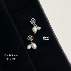 ต่างหูก้านสแตนเลสแท้ ระย้ามุกน้ำจืดดีไซน์วินเทจประดับพลอยสีฟ้า (M22)