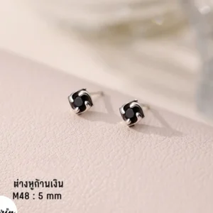 ต่างหูก้านเงินแต่งหินดำ ดีไซน์เล็กเท่ (M48)